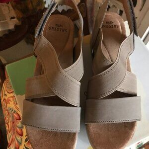 Earth Origins Carren Sandals – Pebble Nubuck 9.5 Wide